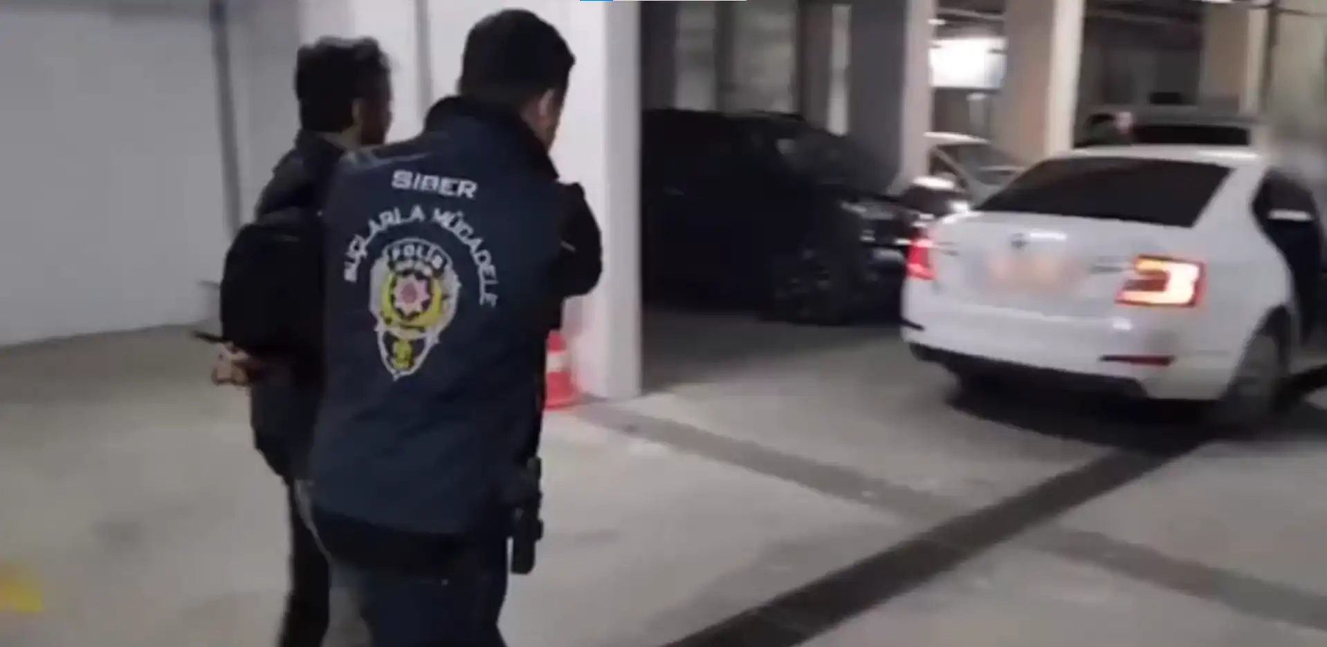 antalya-dahil-25-ilde-siber-suclar-operasyonu-72-milyon-tllik-mal-varligina-el-konuldu-4.webp