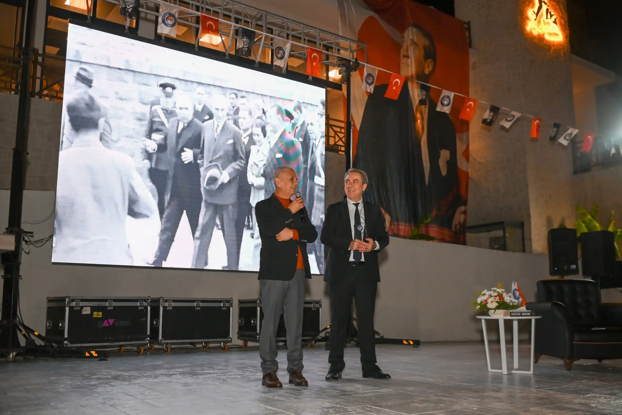 demrede-fikirleriyle-yasayan-ataturk-soylesisi-yogun-ilgi-gordu-2.webp