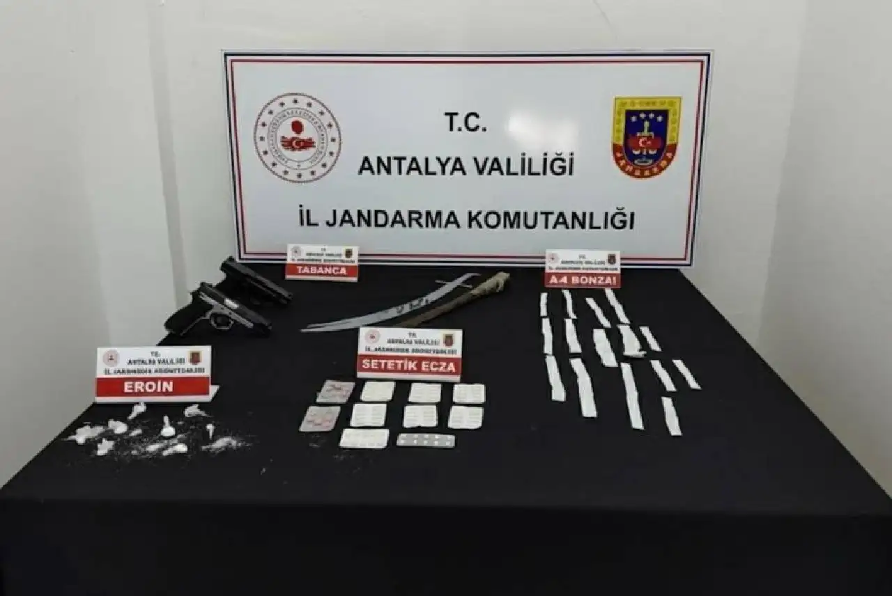 jandarma-kepez-ve-alanyayi-didik-didik-aradi-uyusturucu-operasyonu12-1.webp