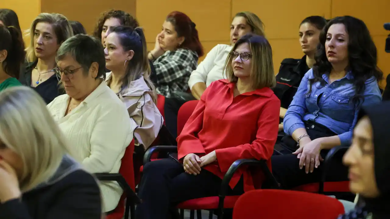 akdenizgercek-antalyada-calisanlara-aile-ici-iletisim-destegi-1.webp