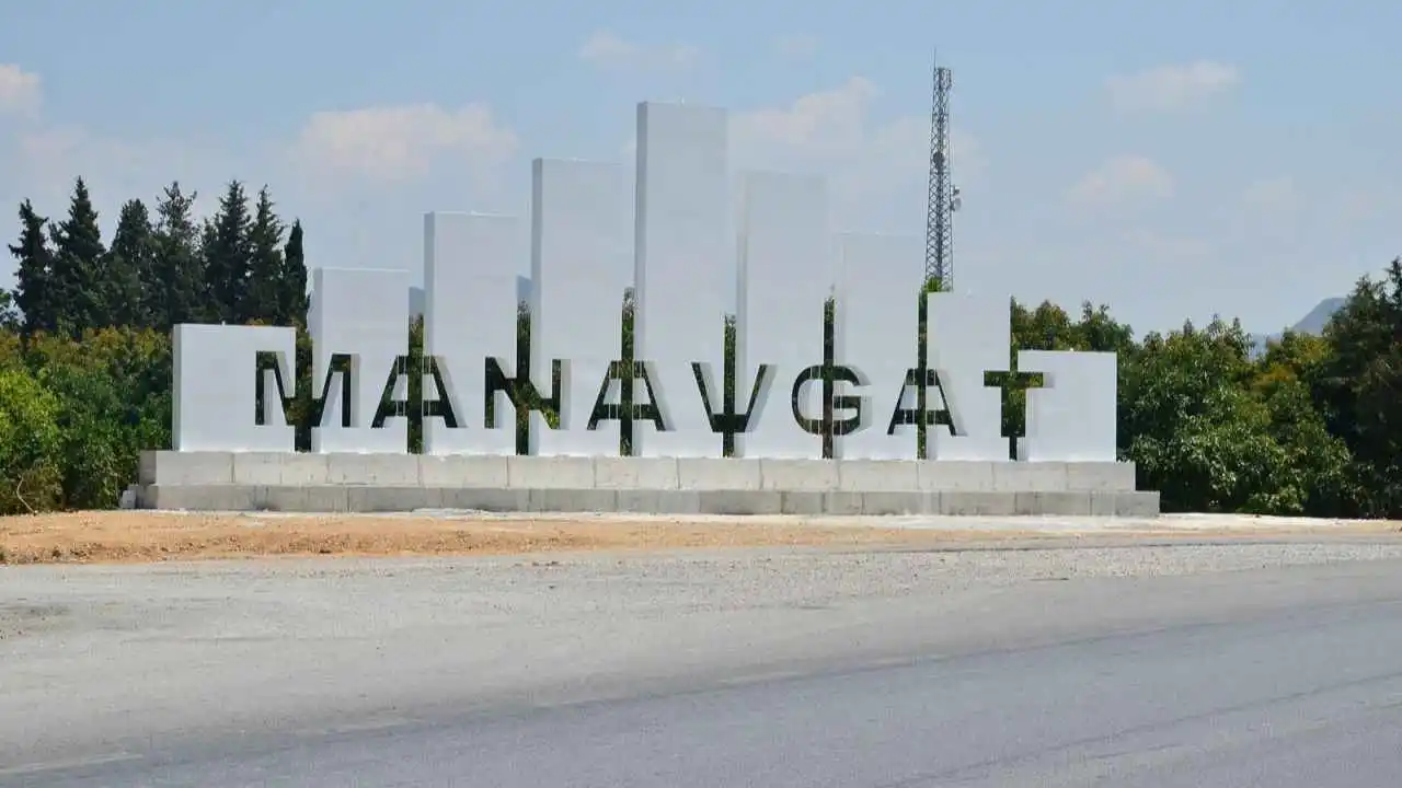 akdenizgercek-antalyanin-en-cok-turist-ceken-ilcesi-hangisi-1.webp