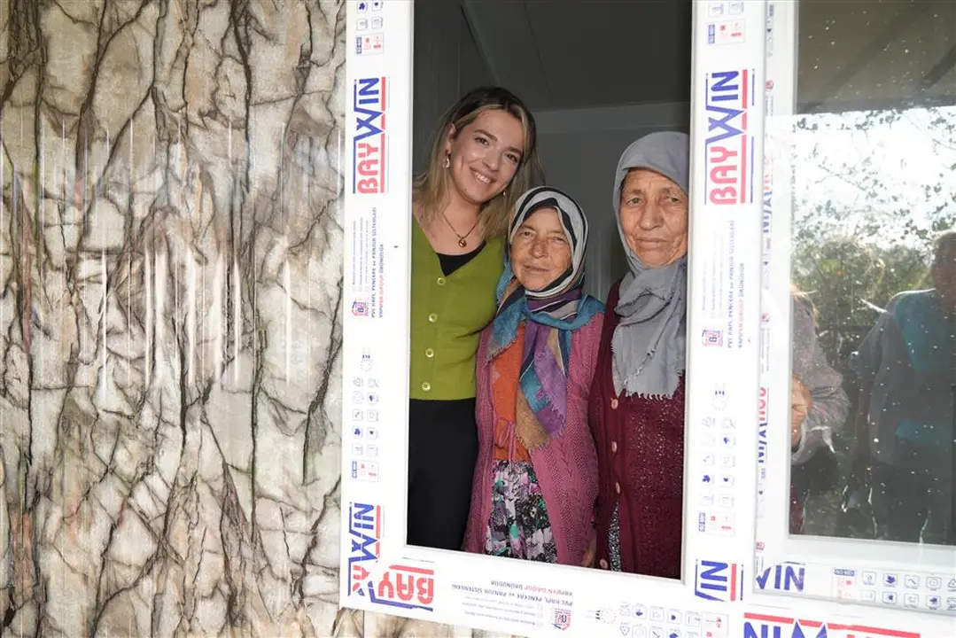 alanyada-yatalak-anne-ve-kizlarina-yeni-ev-tahsis-edildi-6.webp
