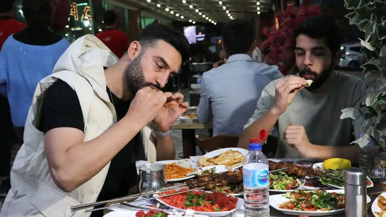 adanalilardan-sert-tepki-adana-kebabi-neden-zirvede-degil-2.webp