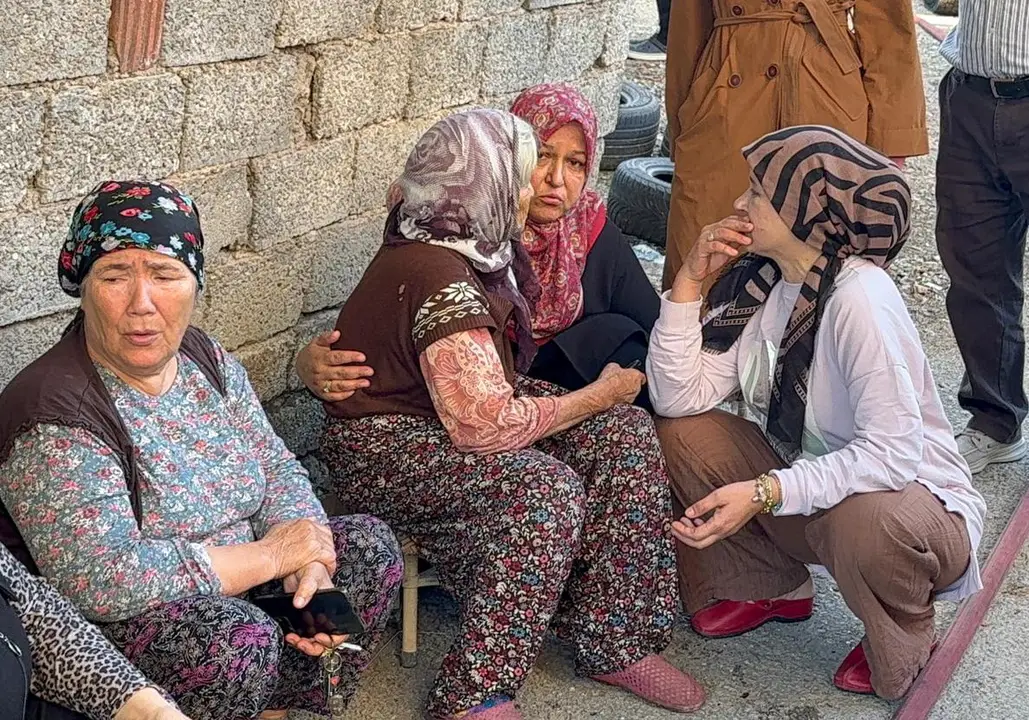 kepezde-ev-alev-alev-yandi-yasli-cift-son-anda-kurtardi-5.webp