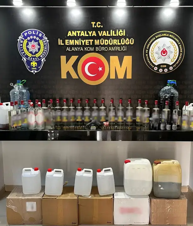antalyada-2-haftada-40-operasyon-binlerce-urun-ele-gecti-2.webp