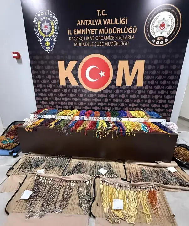 antalyada-2-haftada-40-operasyon-binlerce-urun-ele-gecti-6.webp