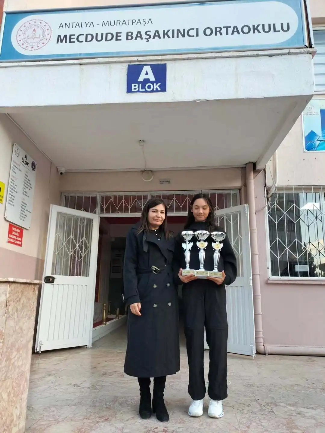 antalyali-genc-raket-aya-aykandan-cifte-sampiyonluk-4.webp