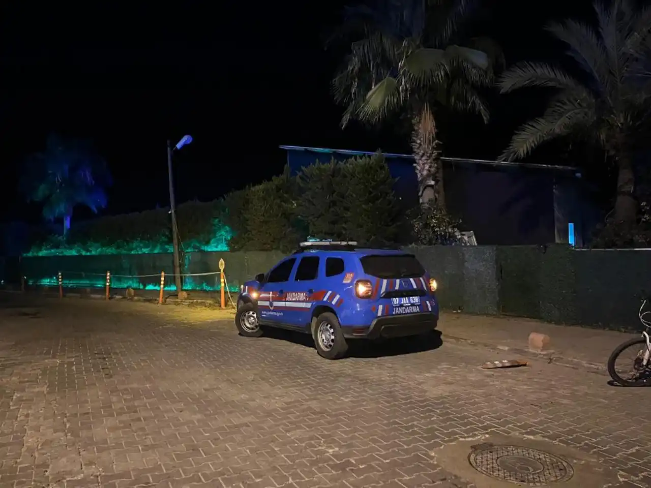 alanya-5-katli-apartmanda-korkutan-yangin-ev-kullanilamaz-hale-geldi-2.webp