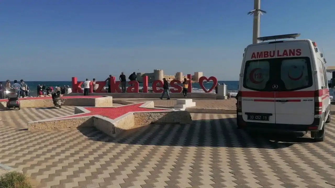 mersin-kizkalesinde-trajik-olay-genc-adam-denizde-kayboldu-2.webp