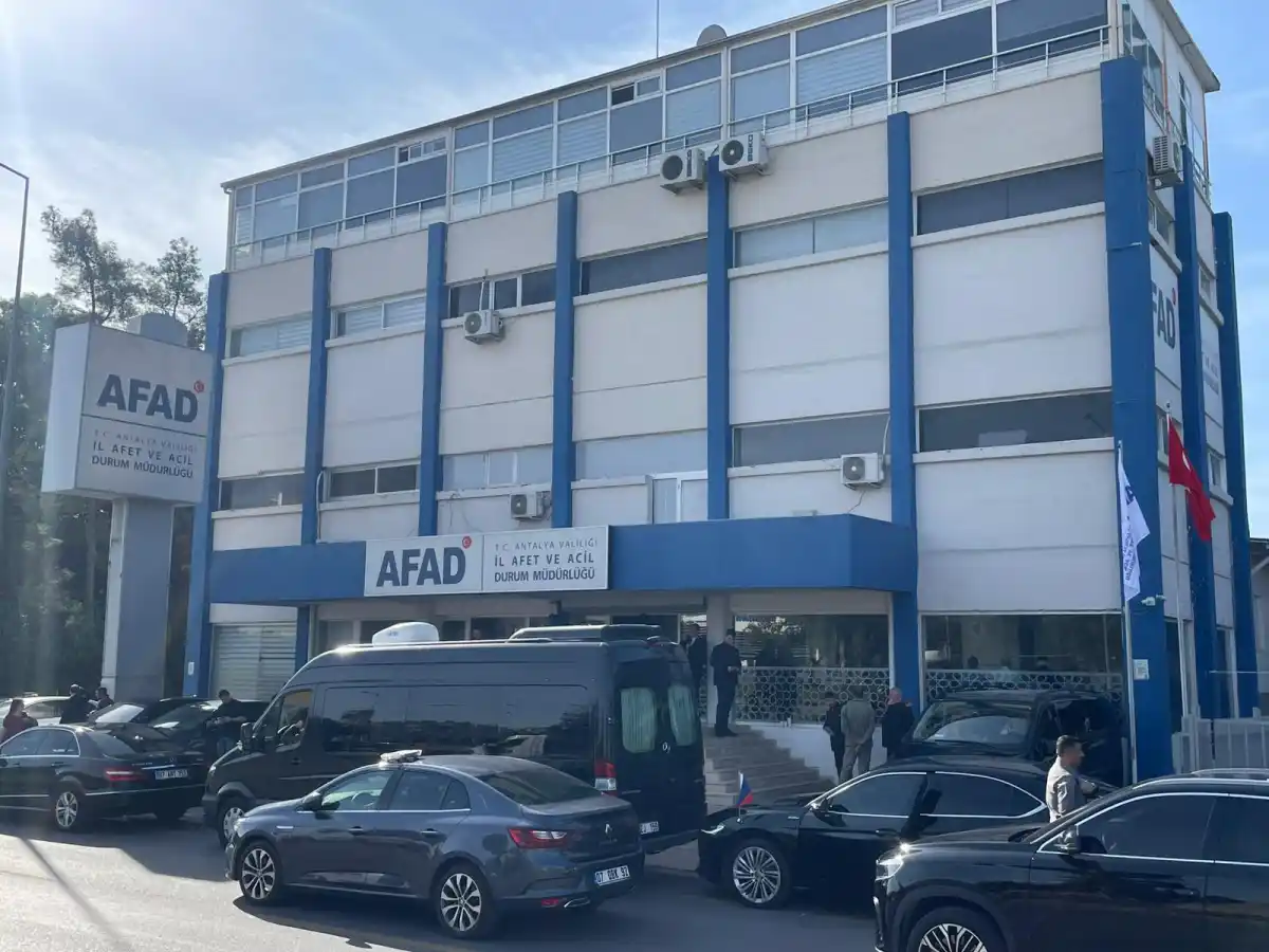 akdenizgercekantalyada-sokak-hayvanlari-icin-kritik-toplanti-2.webp