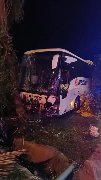 alanya-d-400-yolunda-yolcu-otobusu-refuje-girdi-2.webp