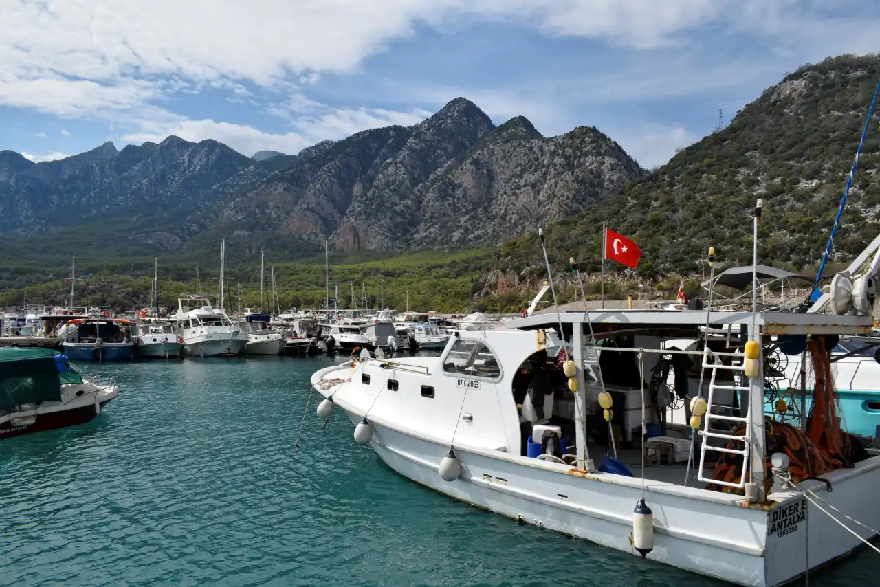 antalya-balikci-barinaginda-tartismalar-surerken-dto-baskani-cetin-ilk-kez-konustu-3.webp