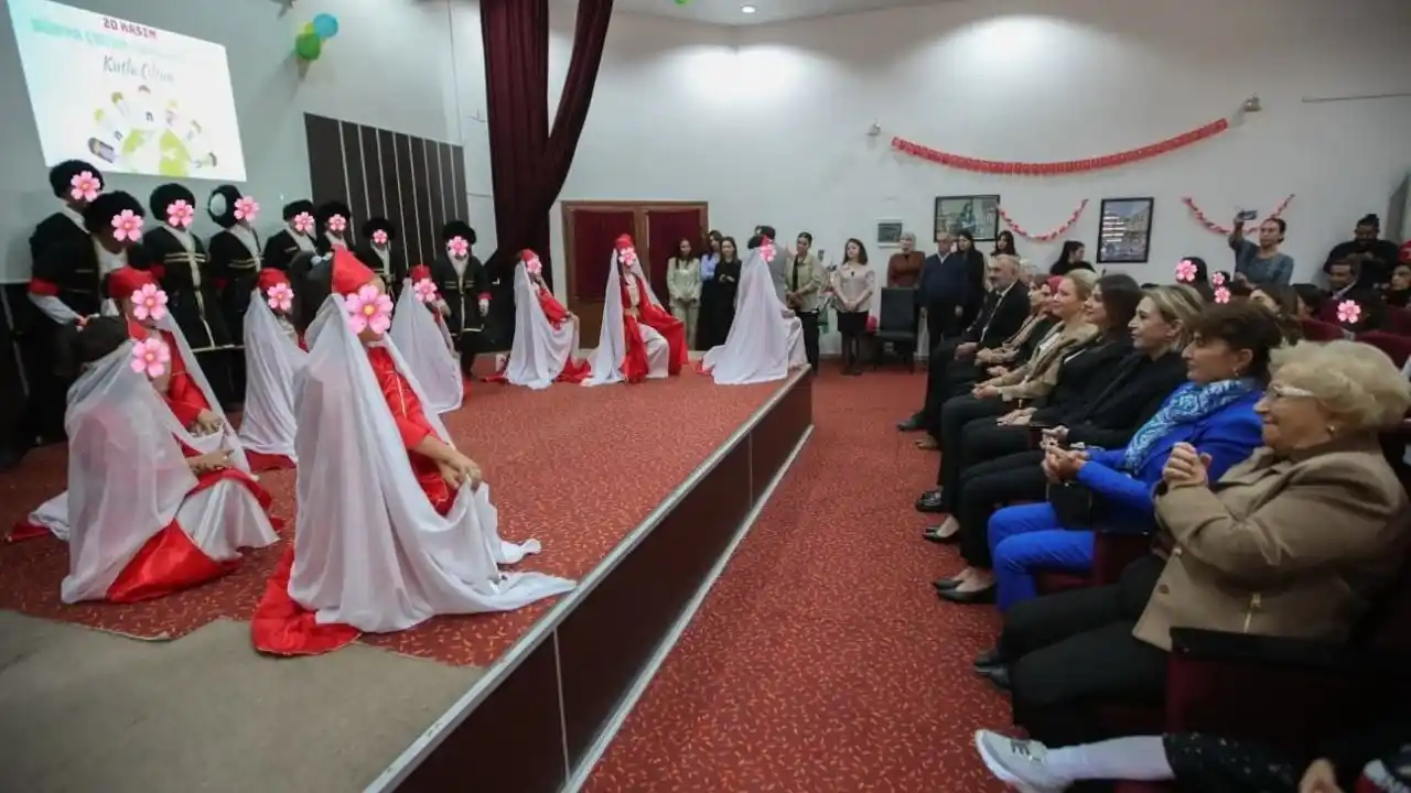 hatayda-dunya-cocuk-haklari-gunu-coskusu-1.webp