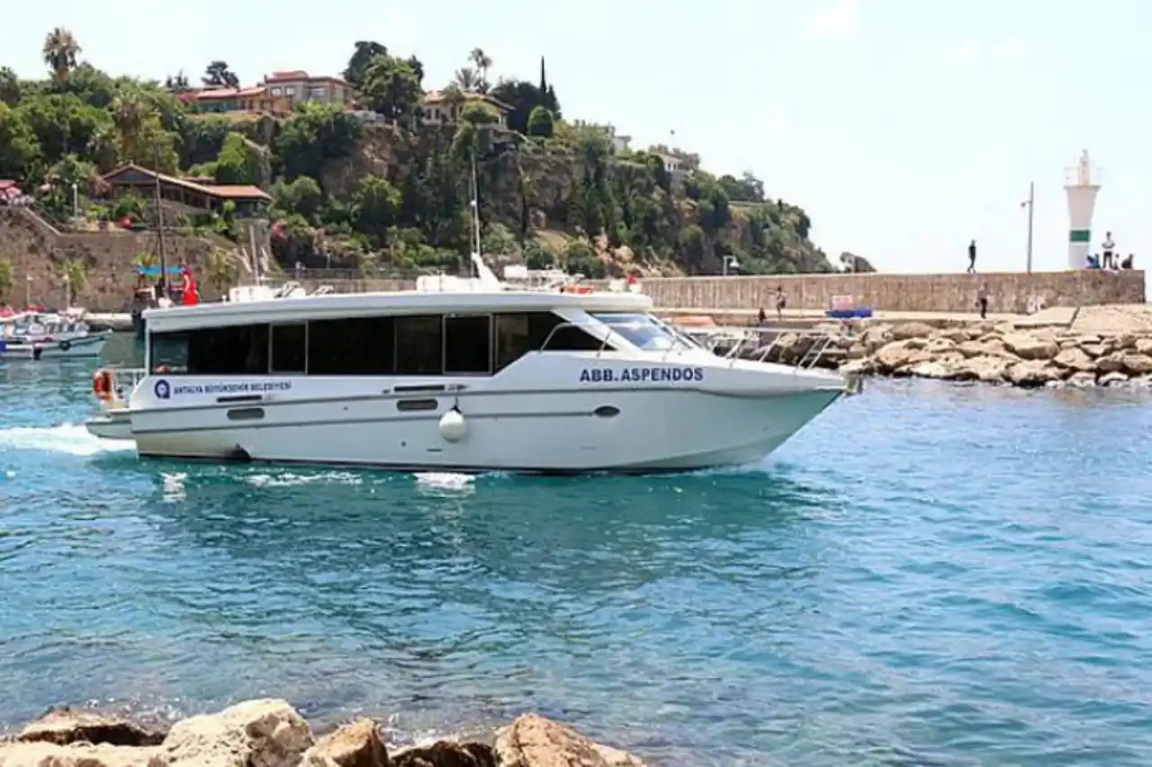 meclisten-gecti-antalyanin-deniz-otobusleri-artik-izmirde-sefer-yapacak-2.webp