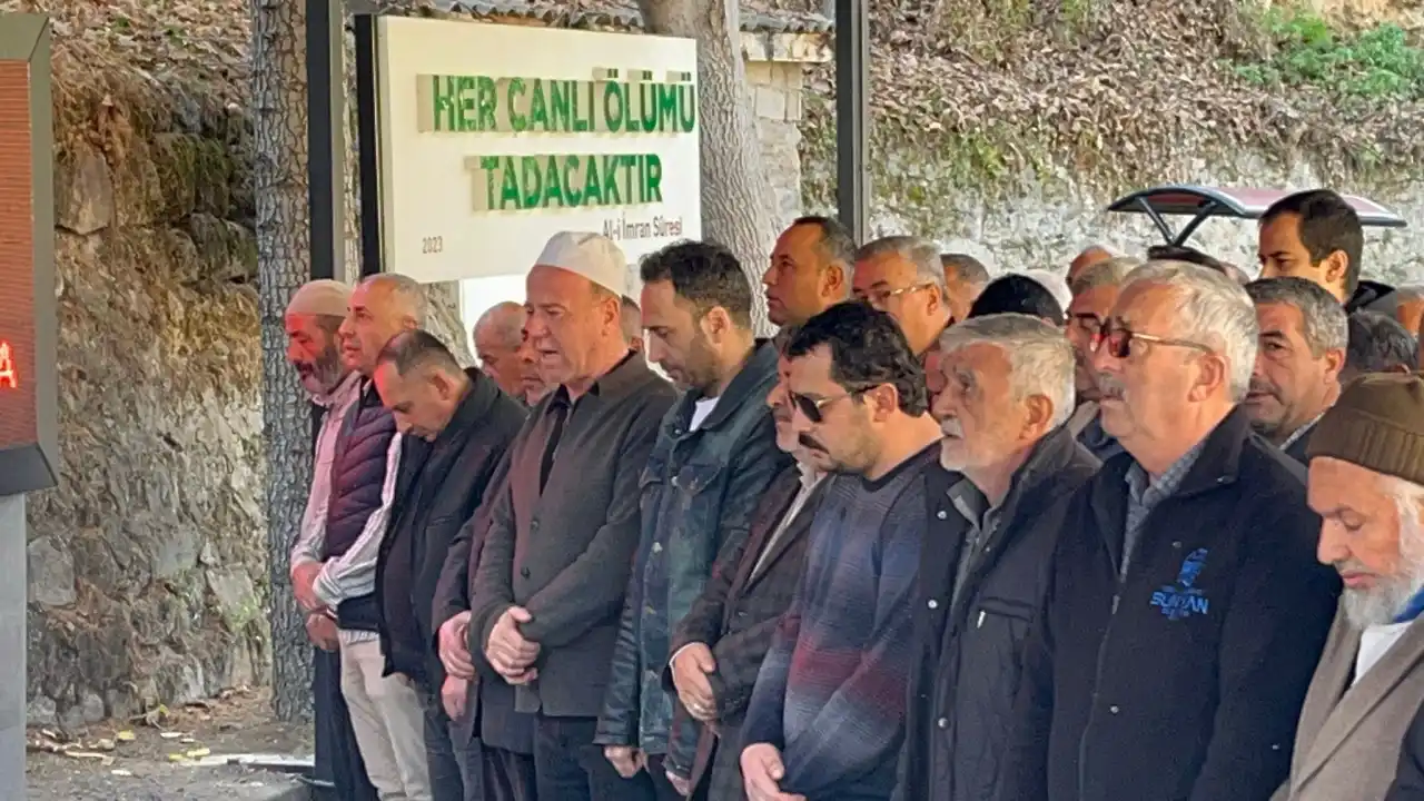 akdenizgercek-antalyada-feci-kazada-olen-genc-kiza-yurek-yakan-veda-5.webp