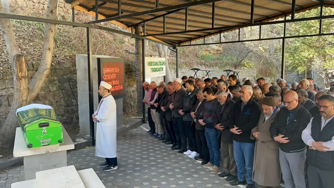 akdenizgercek-antalyada-feci-kazada-olen-genc-kiza-yurek-yakan-veda-6.webp