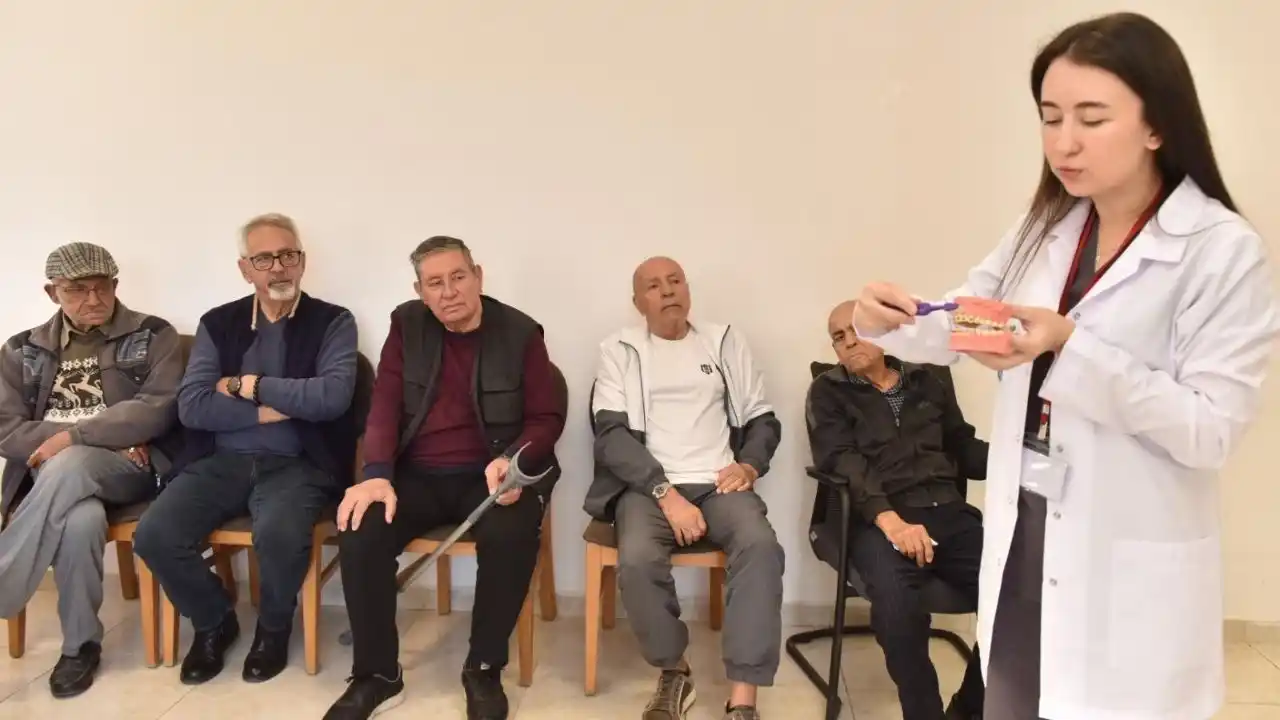 kepezde-agiz-ve-dis-sagligi-taramasi-yapildi-2.webp