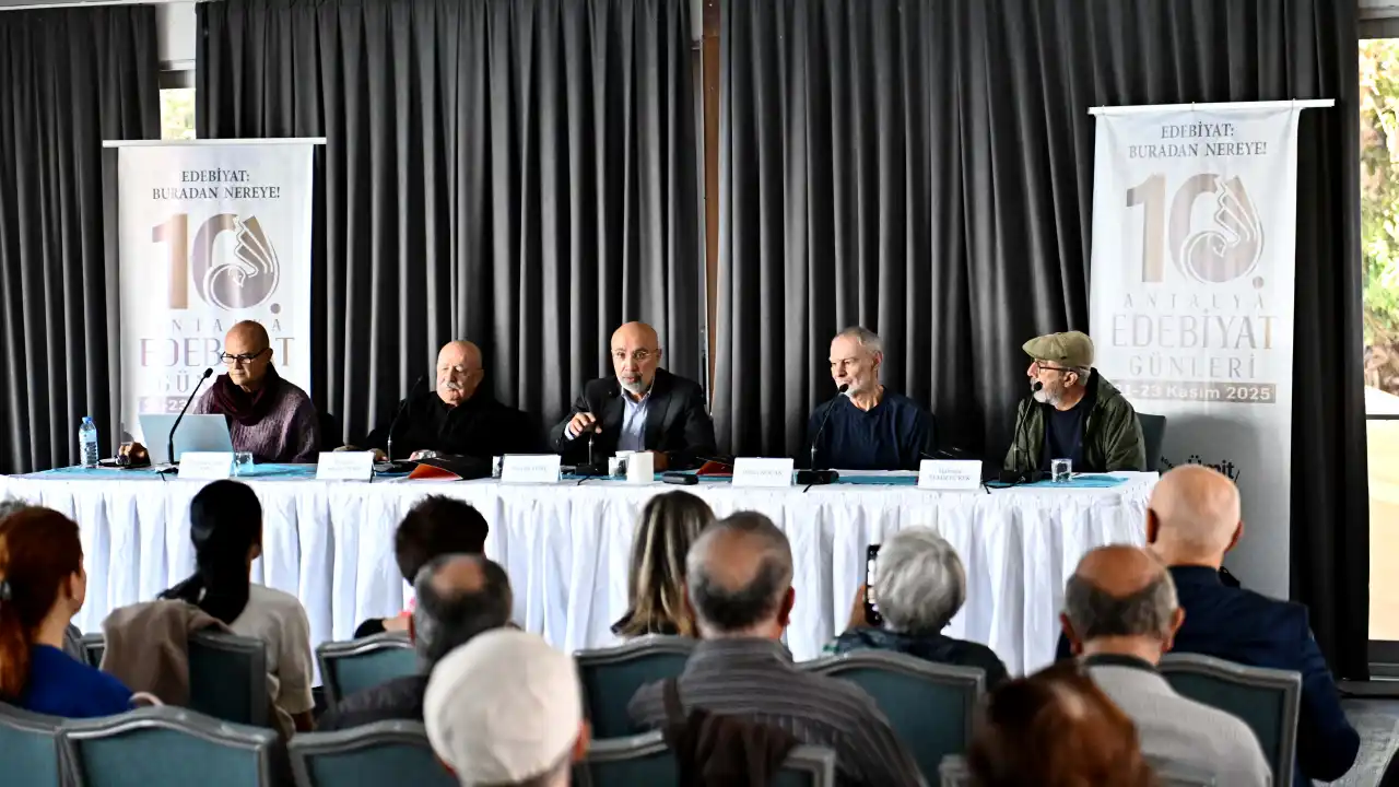 akdenizgercek-antalya-edebiyat-gunleri-10-yilinda-dolu-dolu-gecti-1.webp