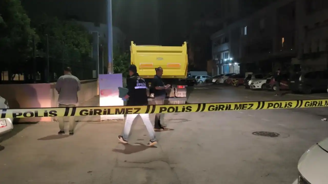 antalyada-restoran-cikisinda-silahli-saldirida-1-kisi-yaralandi-saldirgan-kacti-4.webp