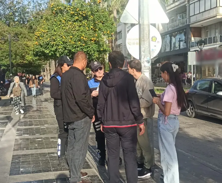 antalya-polisi-6-bin-735-kisiye-sucla-mucadeleyi-anlatti-4.webp