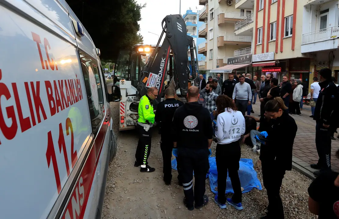 ekmek-almaya-ciktiantalyada-yurek-burkan-kaza-11.webp