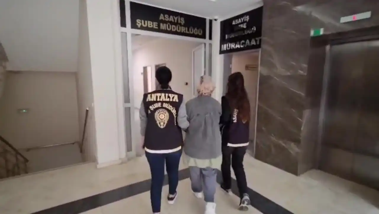 90-yil-hapis-cezasiyla-aranan-supheli-antalyada-yakalandi.webp