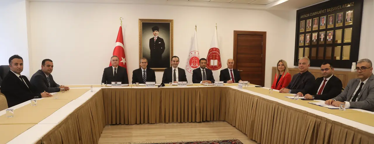 mzalar-atildi-antalyada-hukumlulere-is-destegi-verilecek.webp