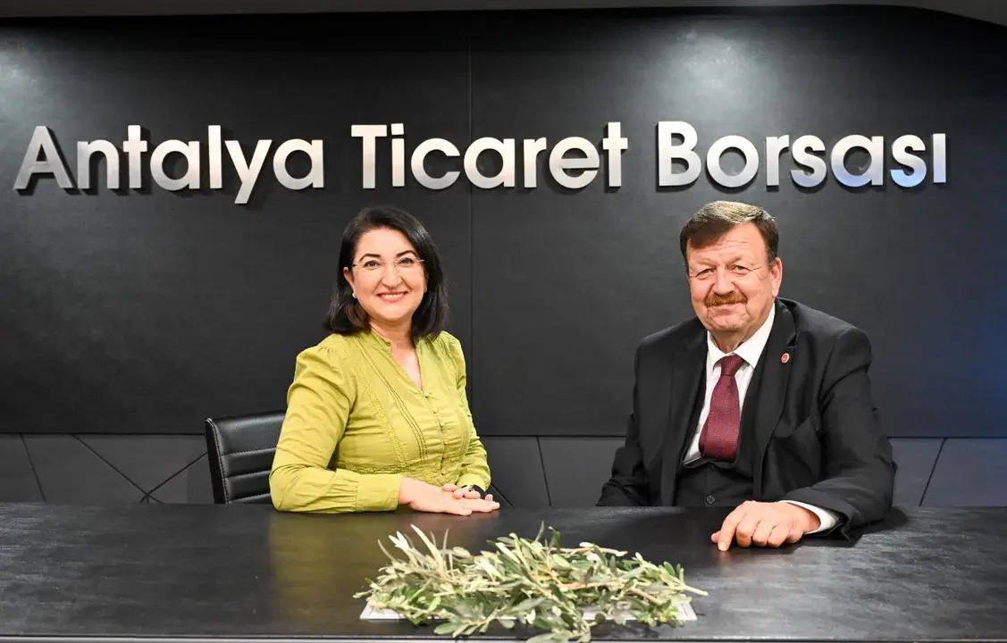 antalyada-uvey-evlat-muamalesi-goruyor-yunanistanda-2-bucuk-kat-tuketiliyor-2.webp