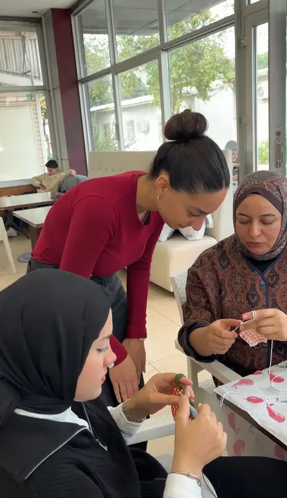 akdeniz-universitesinden-anlamli-proje-donusturulebilir-cantalar-kadinlara-umut-olacak-5.webp