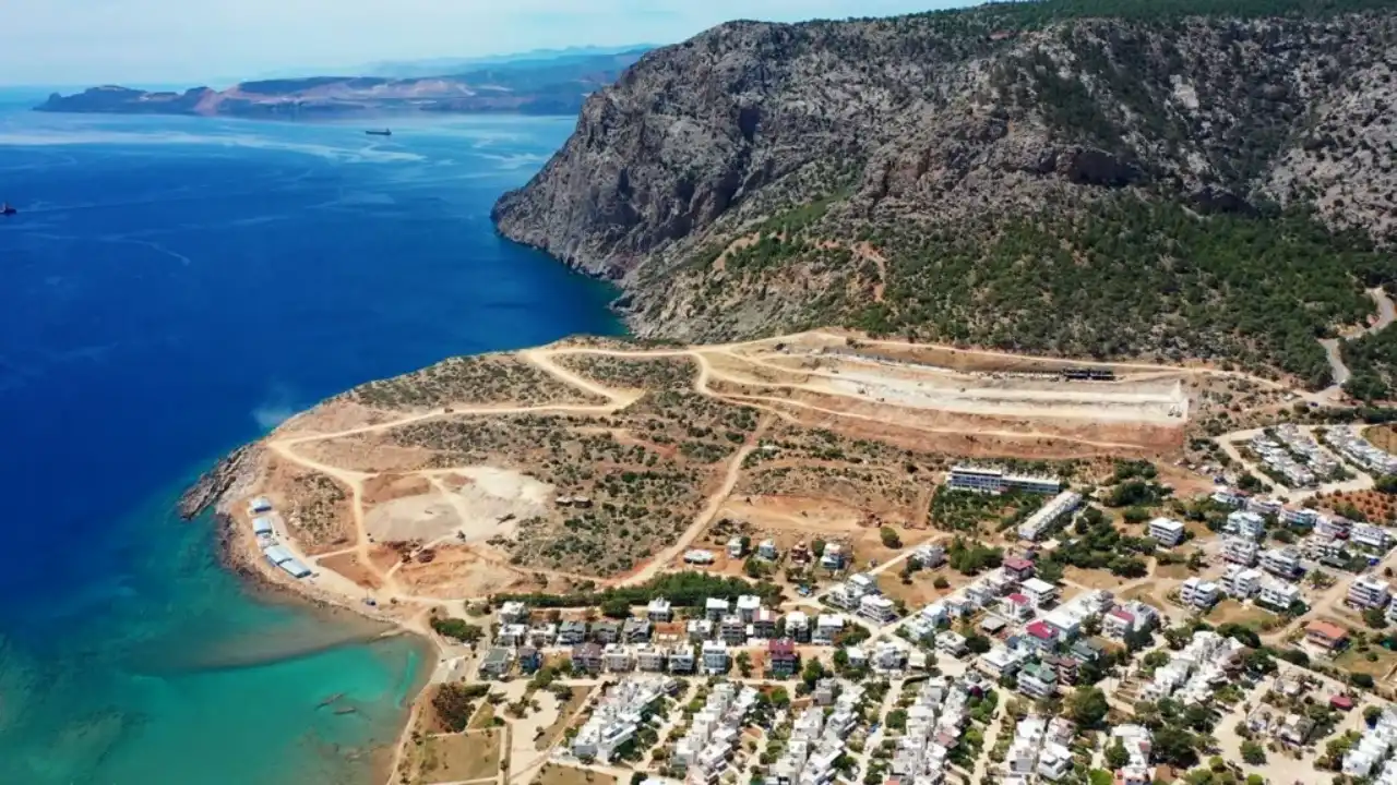 mersinin-cenneti-tisan-adasi-betonlasiyor-tmmobden-sessizligi-bozun-cagrisi-2.webp