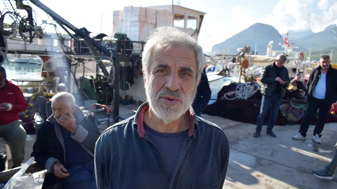 akdenizgercek-antalya-balikci-barinaginda-tekneler-yandi-8.webp