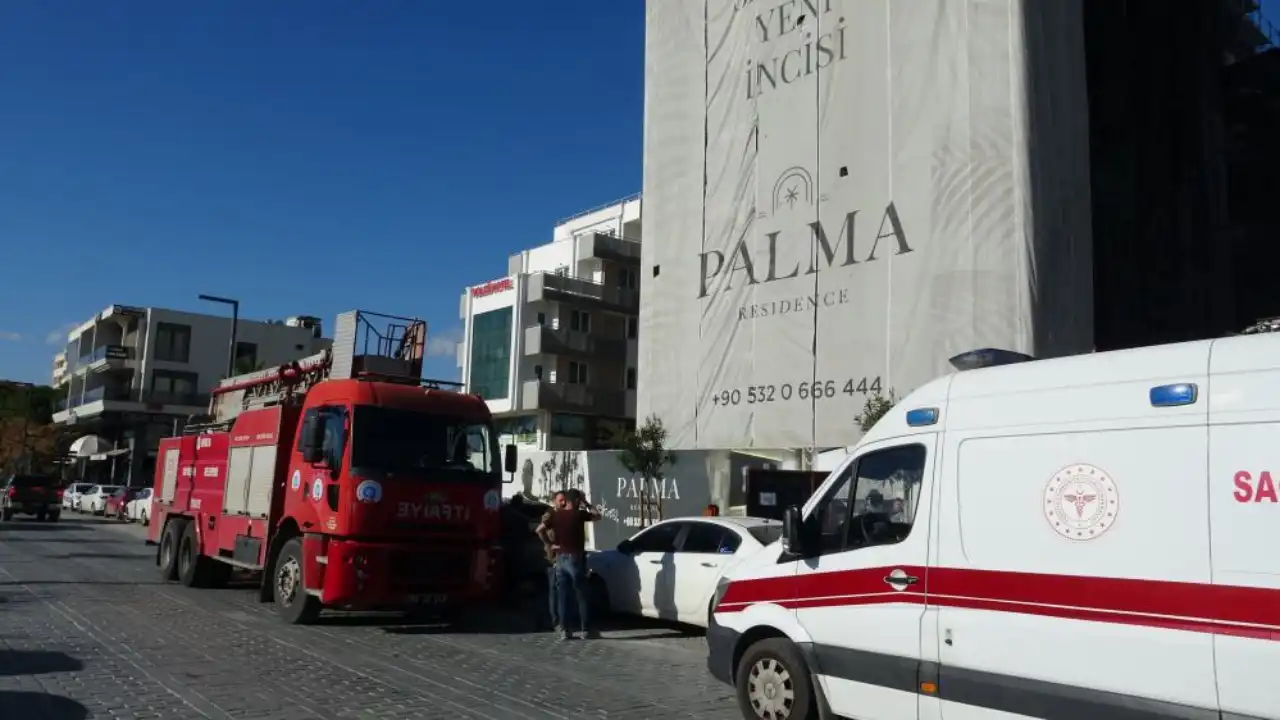antalyada-insaatta-korku-dolu-anlar-isci-metrelerce-yukseklikteki-iskeleden-dustu-2.webp