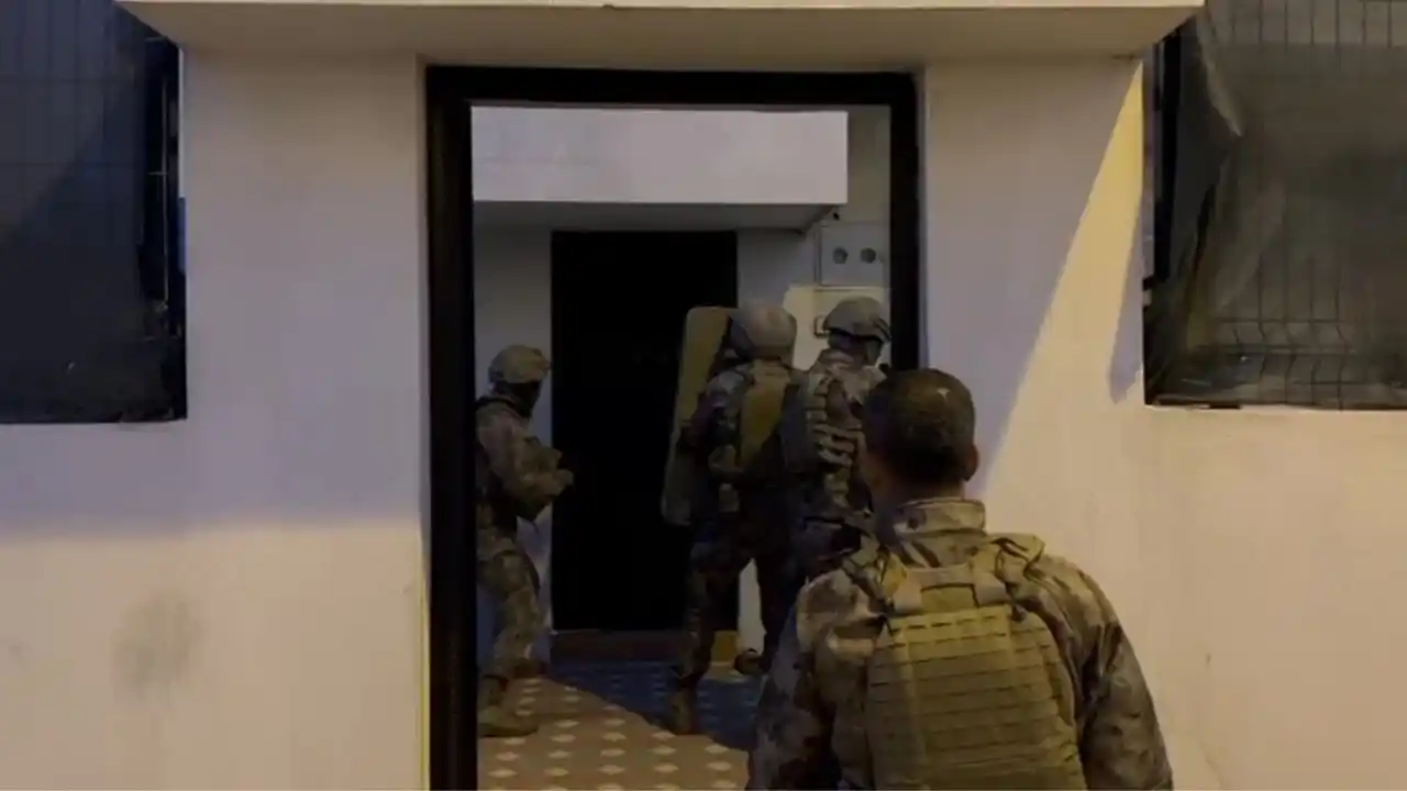 adana-merkezli-silah-ticareti-operasyonu-cete-cokertildi-2.webp