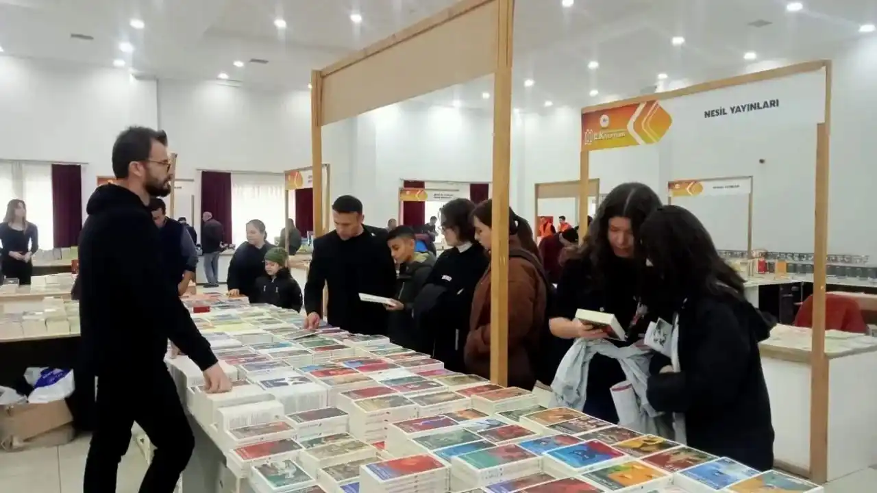 burdurda-13-kitap-fuari-basliyor-buyuk-bulusma-1.webp