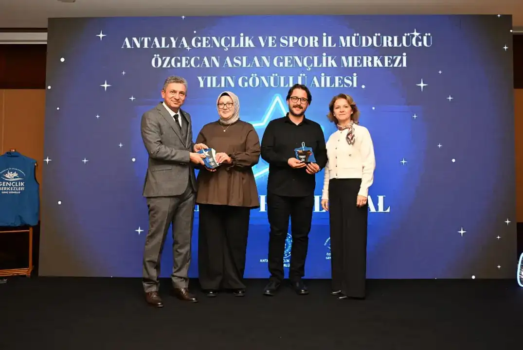 antalyada-iyilikle-yukselen-gonuller-odullendirildi