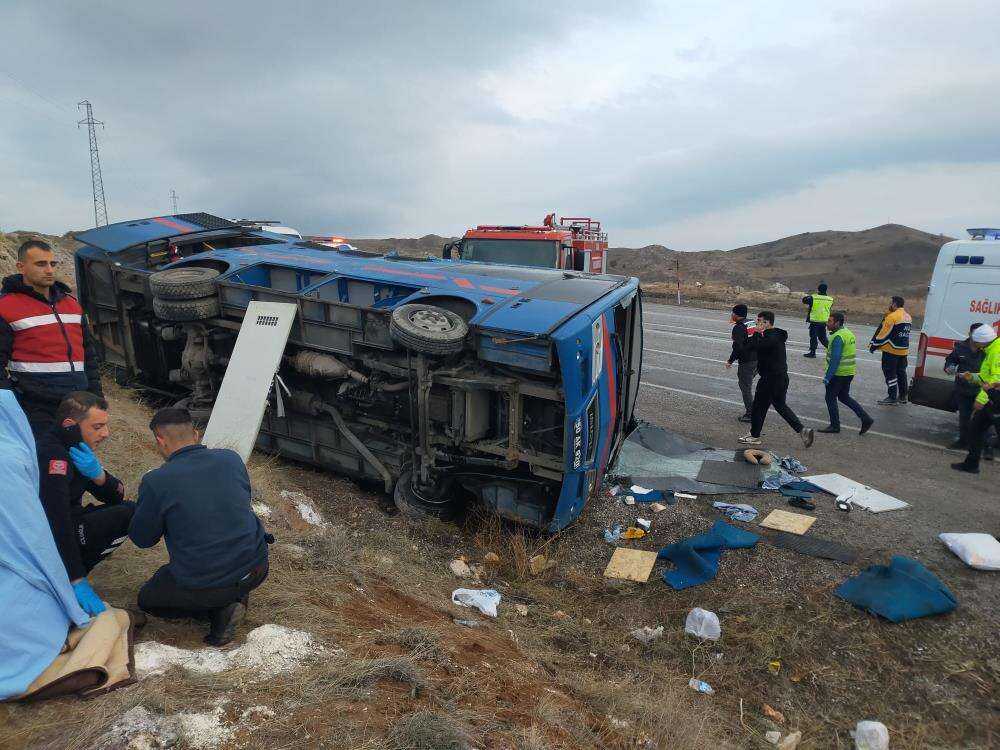 sivasta-antalya-cezaevi-aracinda-can-pazari