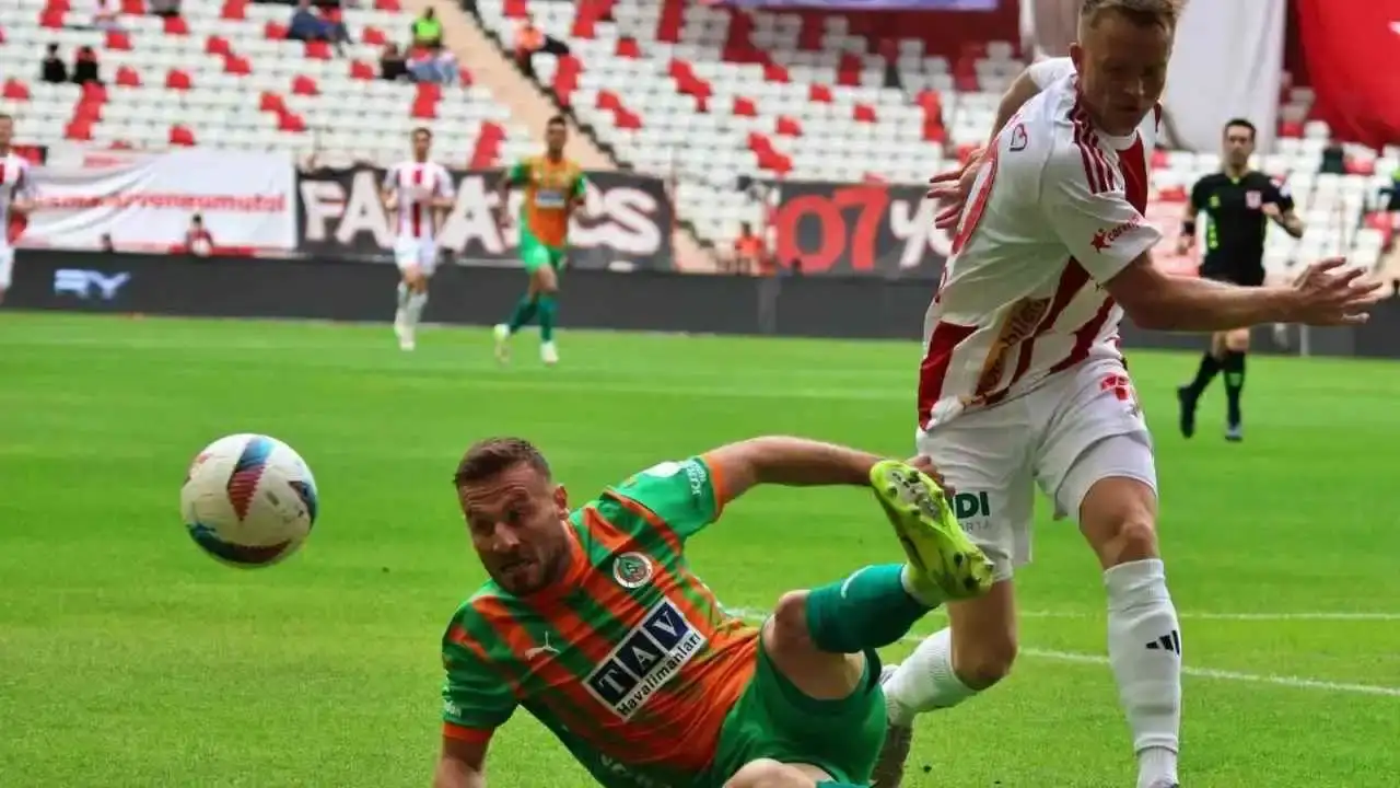 antalya-derbisi-icin-nefesler-tutuldu