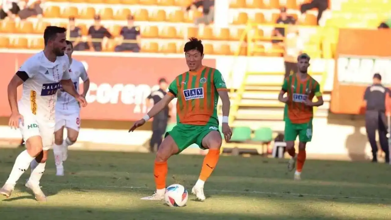 antalya-derbisi-icin-nefesler-tutuldu