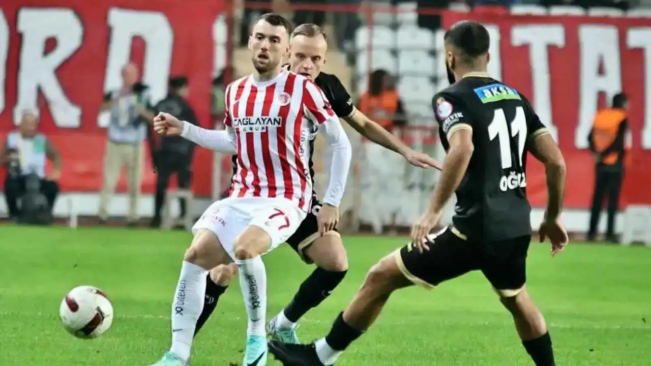 antalya-derbisi-icin-nefesler-tutuldu