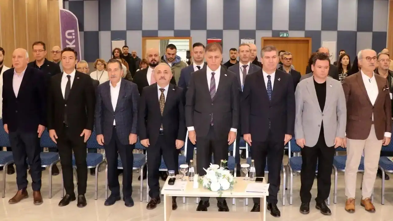 burdurda-duzenlenen-iklim-konferansinda-alarm-veren-su-krizi-konusuldu-1