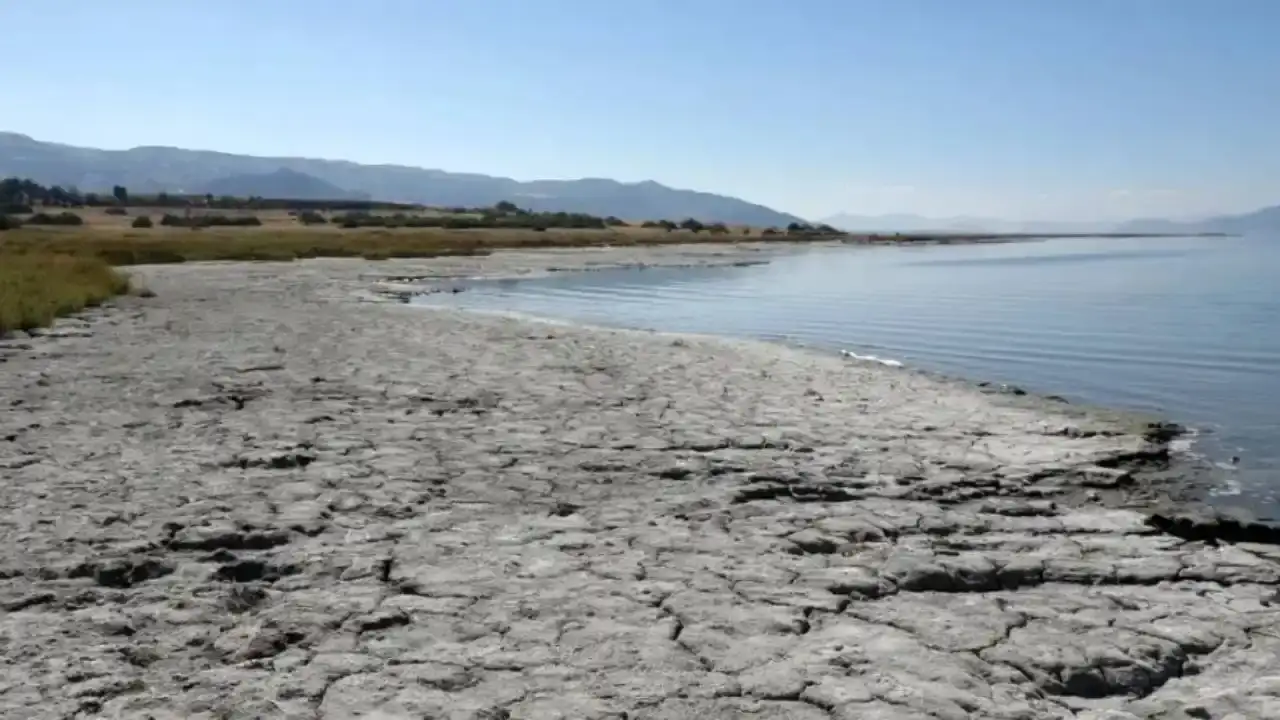 burdurda-duzenlenen-iklim-konferansinda-alarm-veren-su-krizi-konusuldu-4