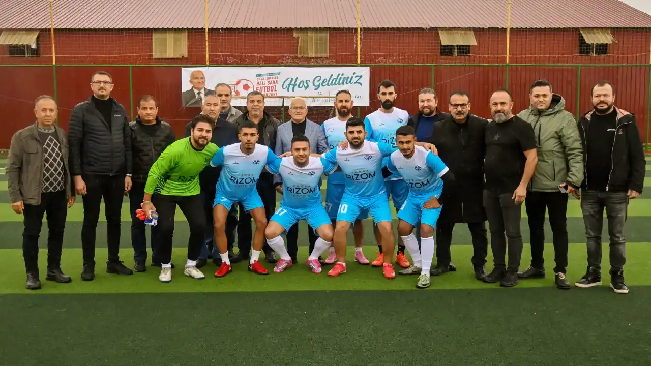 kumlucada-geleneksel-hali-saha-turnuvasi-basladi