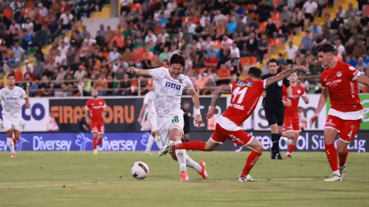 alanyasporantalyaspor-maci-saat-kacta-hangi-kanalda