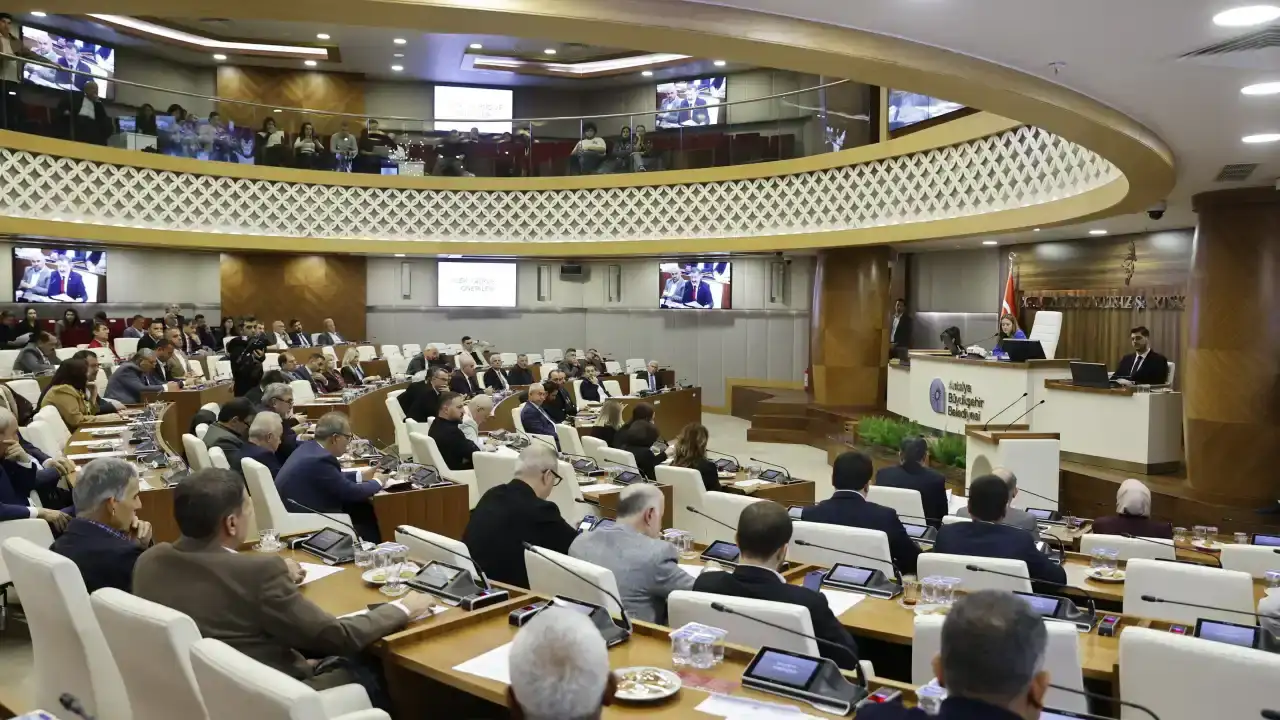 antalya-buyuksehir-meclisinde-deprem-master-plani-polemigi