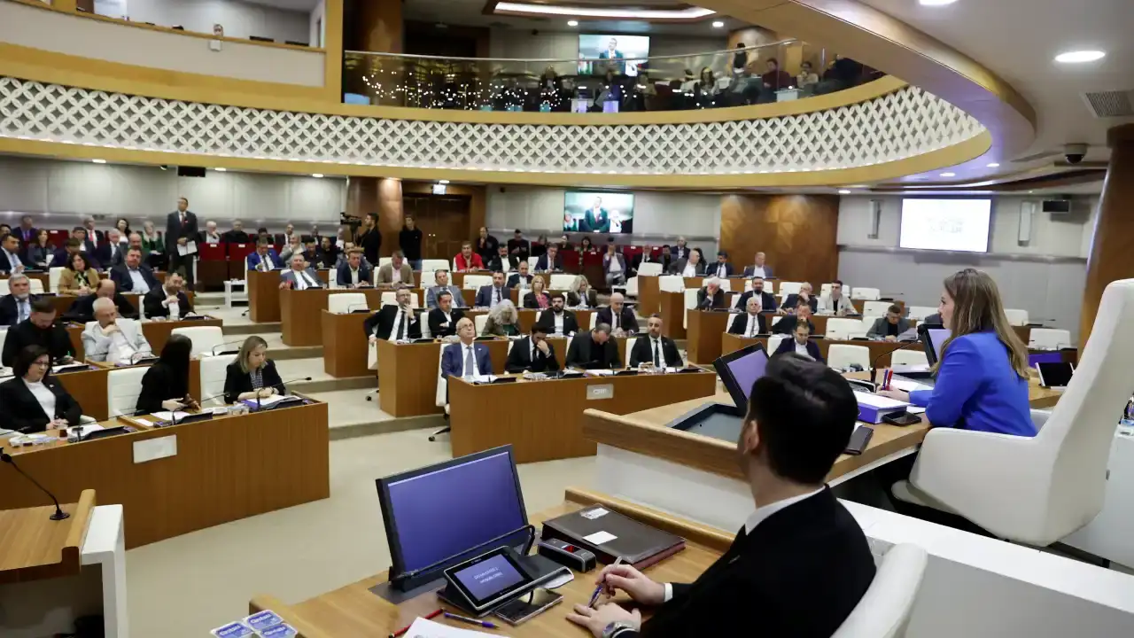 antalya-buyuksehir-meclisinde-deprem-master-plani-polemigi