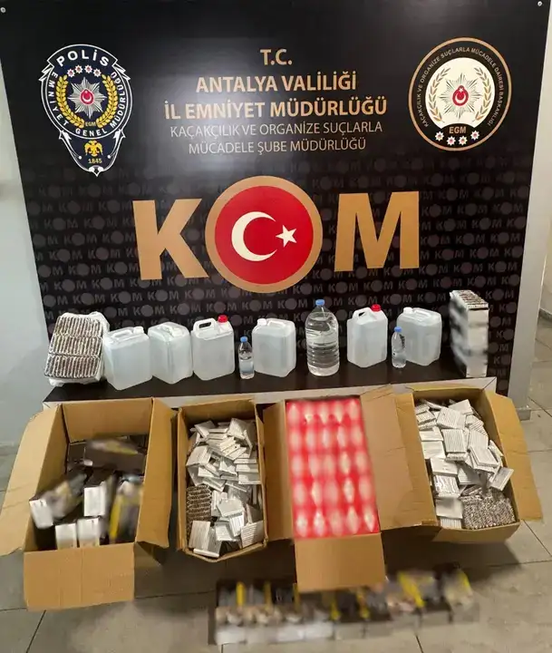 antalyadaki-kacakcilik-baskinlarinda-surpriz-depolardan-icki-tutun-ve-maymun-cikti