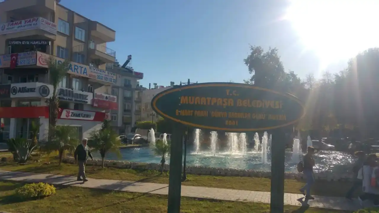 24-yillik-kadinlar-gunu-parkindaki-havuz-sokuluyor-gerekcesi-tasarruf-mu