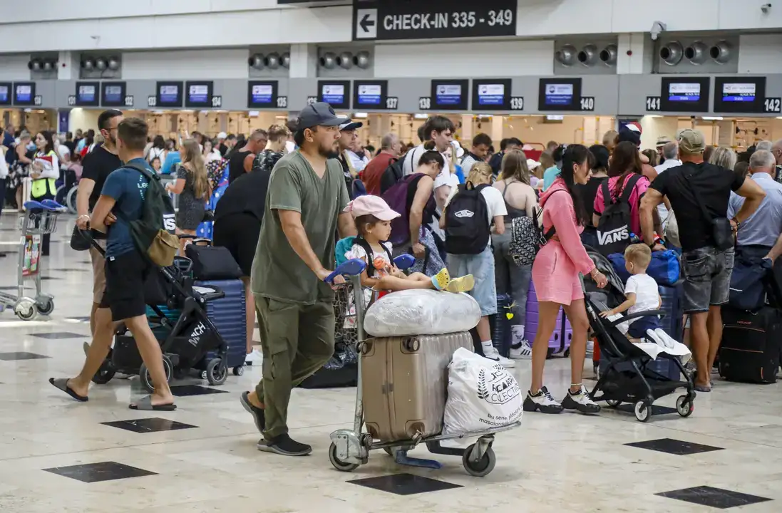 antalya-havalimani-kasimda-17-milyon-yolcuyu-agirladi