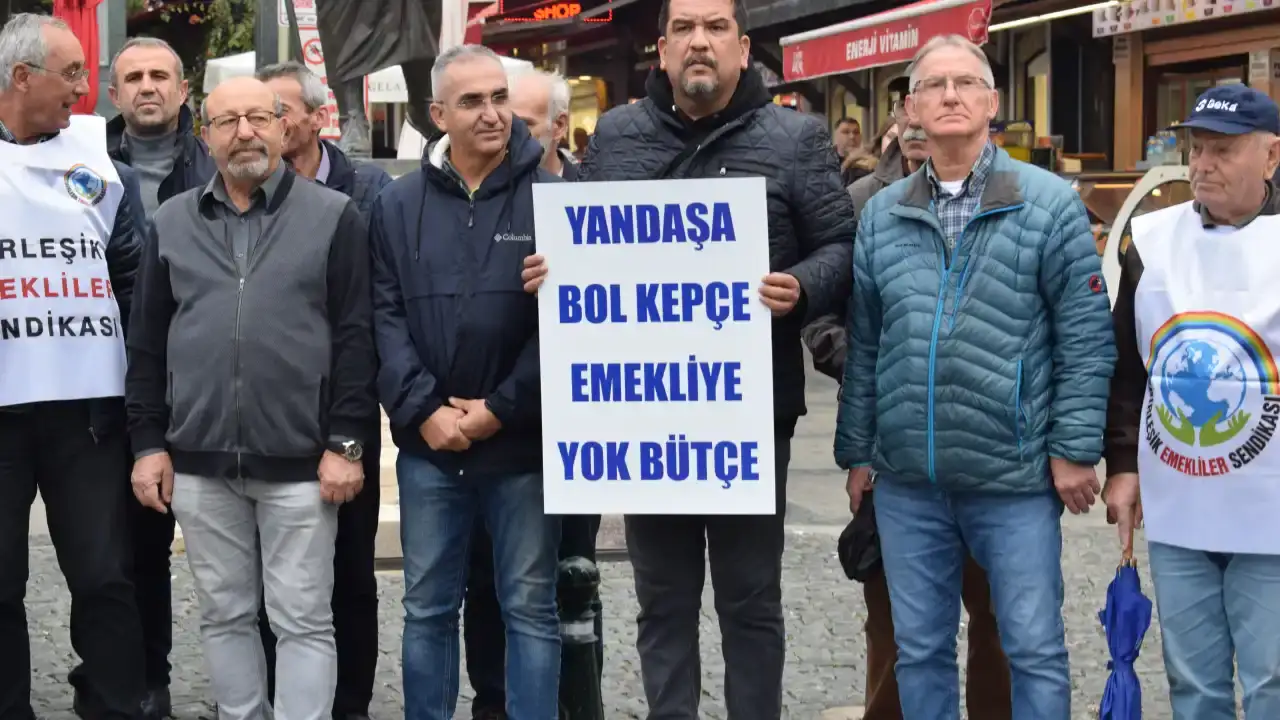 antalyada-emekliler-tuike-isyan-etti