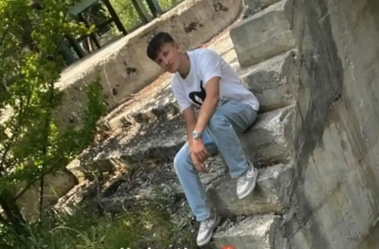 antalyada-kazada-feci-sekilde-can-veren-gencin-cenazesi-ailesi-tarafindan-teslim-alindi